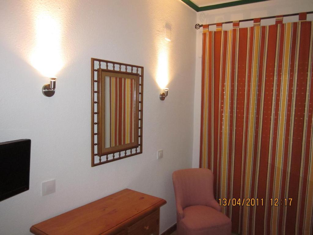 Hotel San Vicente - Centro Playa Conil De La Frontera Bilik gambar