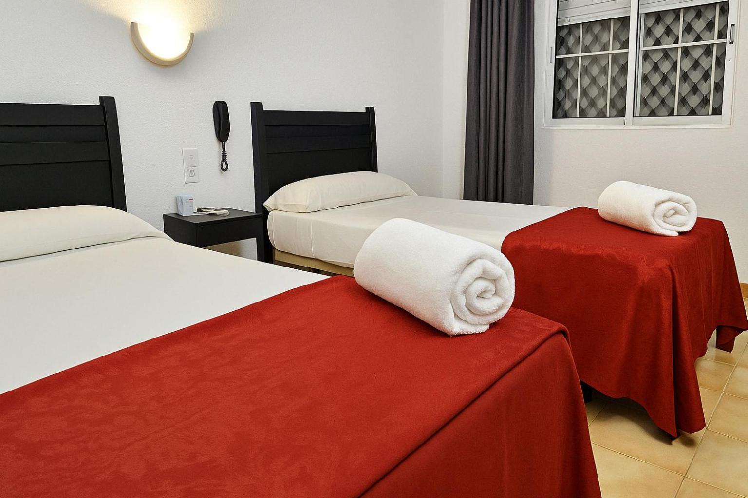 Hotel San Vicente - Centro Playa Conil De La Frontera Luaran gambar