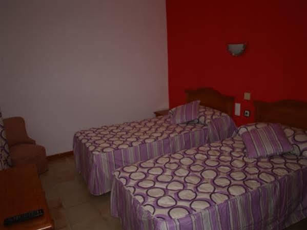 Hotel San Vicente - Centro Playa Conil De La Frontera Luaran gambar